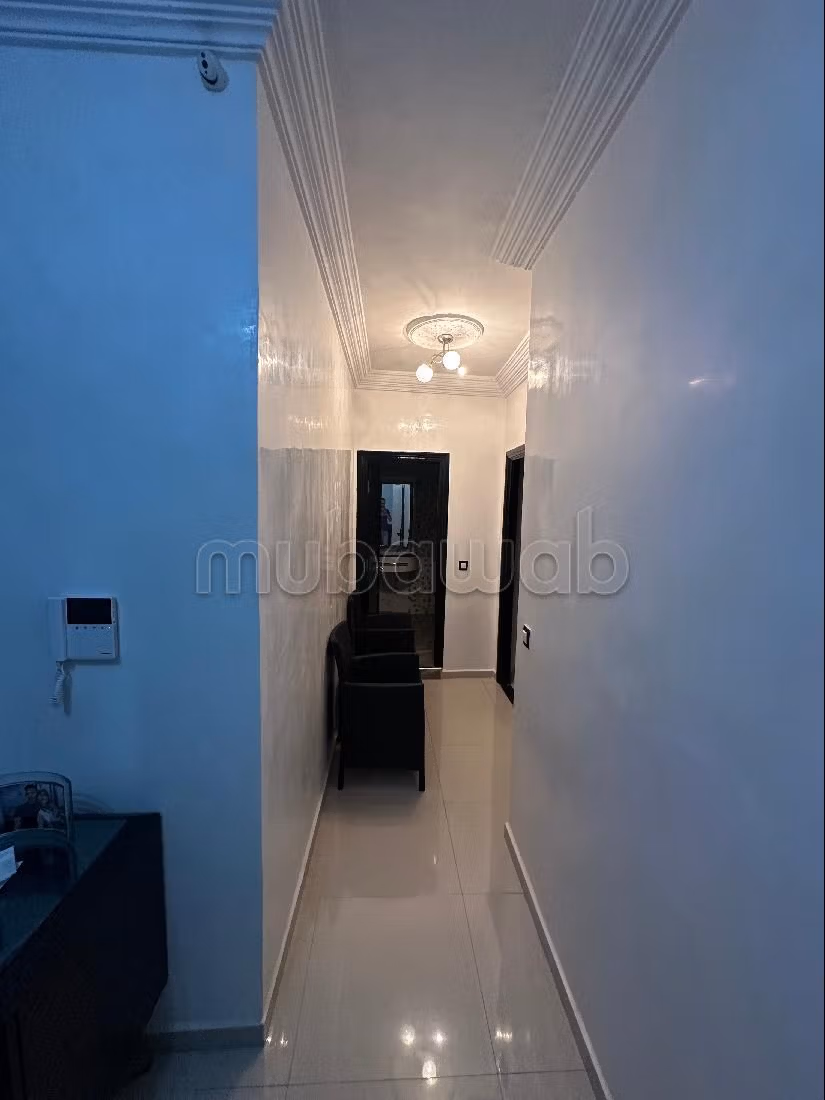 Somptueuse maison à vendre à Ismalia. 5 belles chambres. Places de stationnement et terrasse.