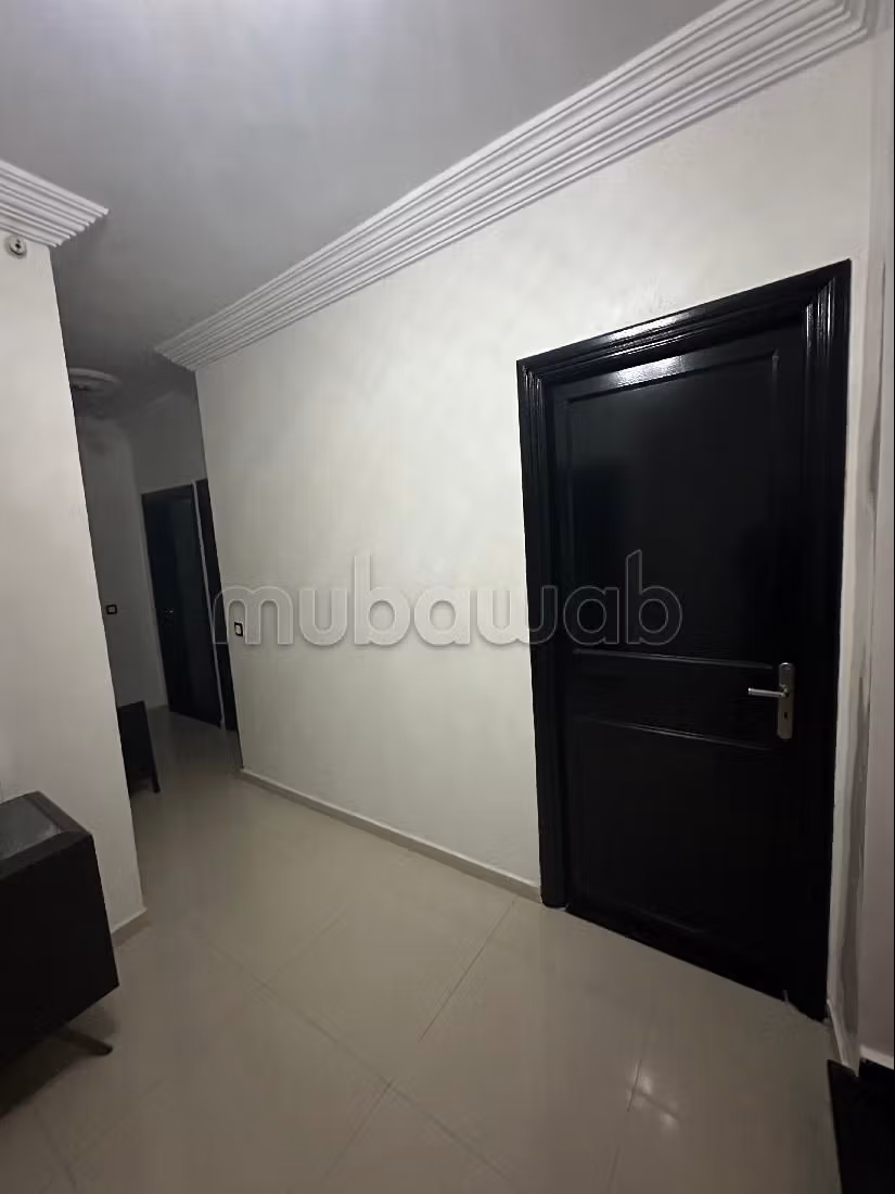 Somptueuse maison à vendre à Ismalia. 5 belles chambres. Places de stationnement et terrasse.