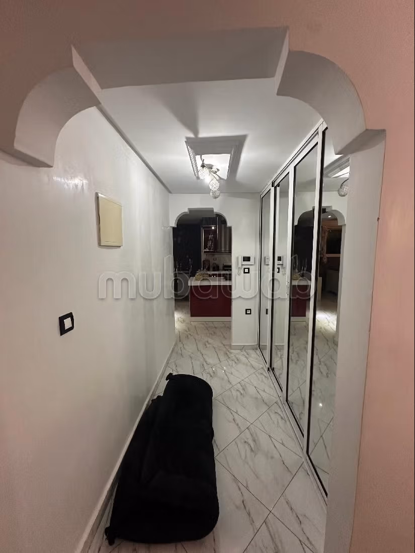 Somptueuse maison à vendre à Ismalia. 5 belles chambres. Places de stationnement et terrasse.