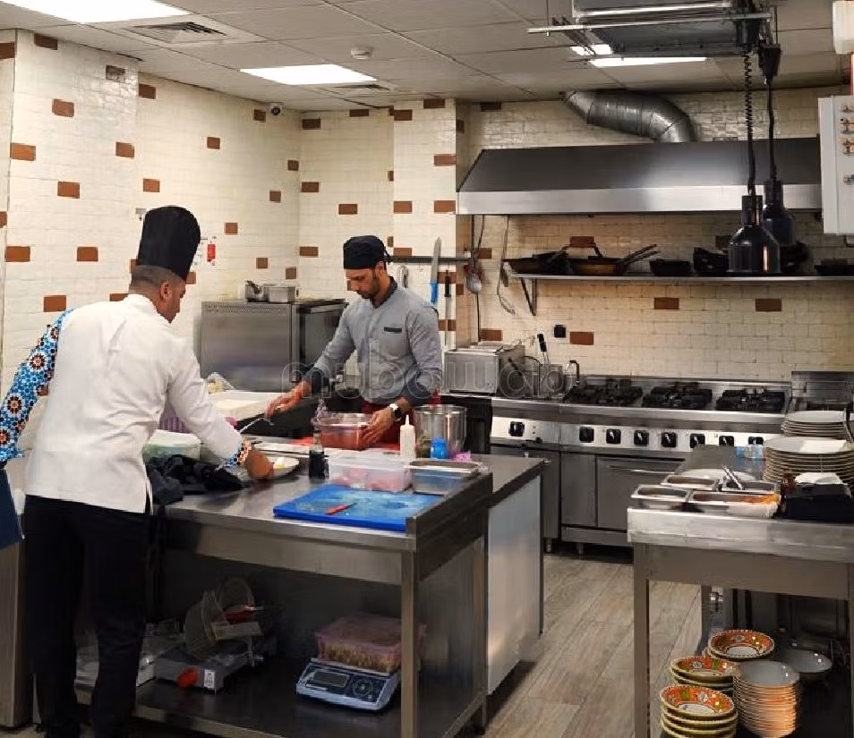 Oficinas y locales comerciales en venta en Anfa. Superficie 275 m². Cocina bien equipada. 