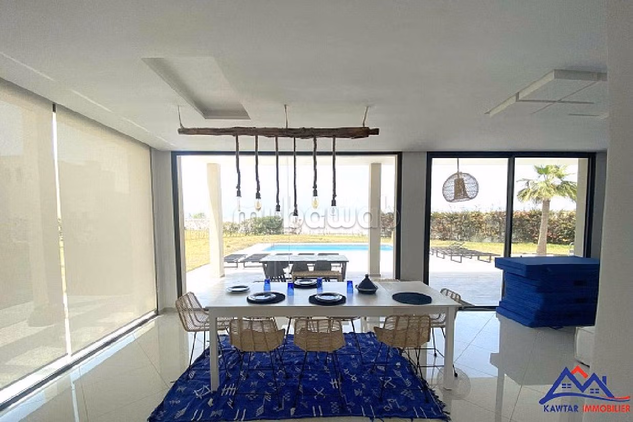 فيلا رائعة للبيع ب غزوى. المساحة الكلية 1500 م². بواب ومكيف الهواء