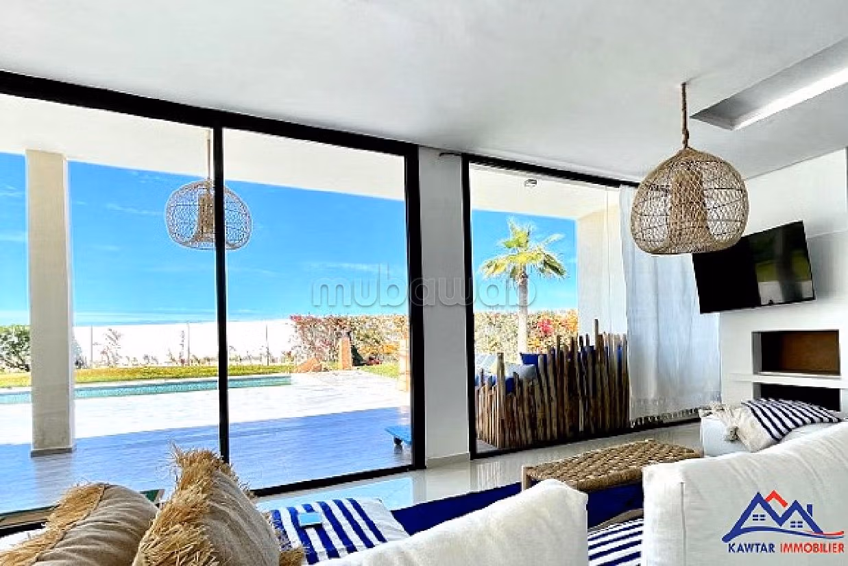 فيلا رائعة للبيع ب غزوى. المساحة الكلية 1500 م². بواب ومكيف الهواء