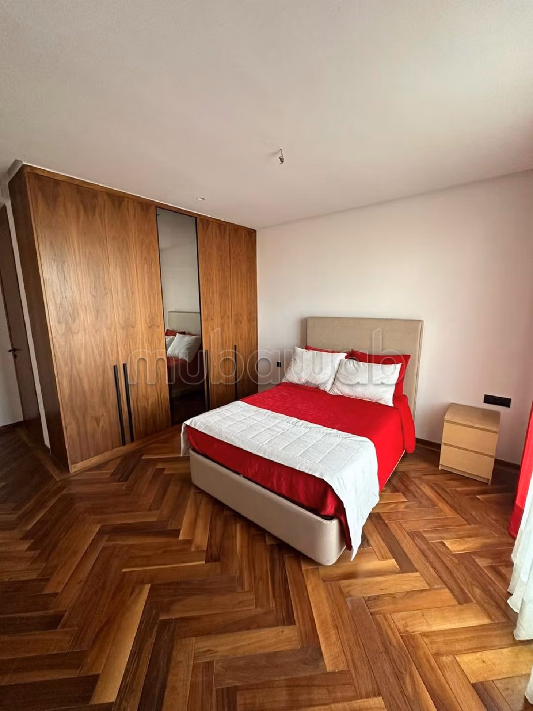 Very nice apartment for rent in Casablanca Finance City. 1 room. Ample storage space. 