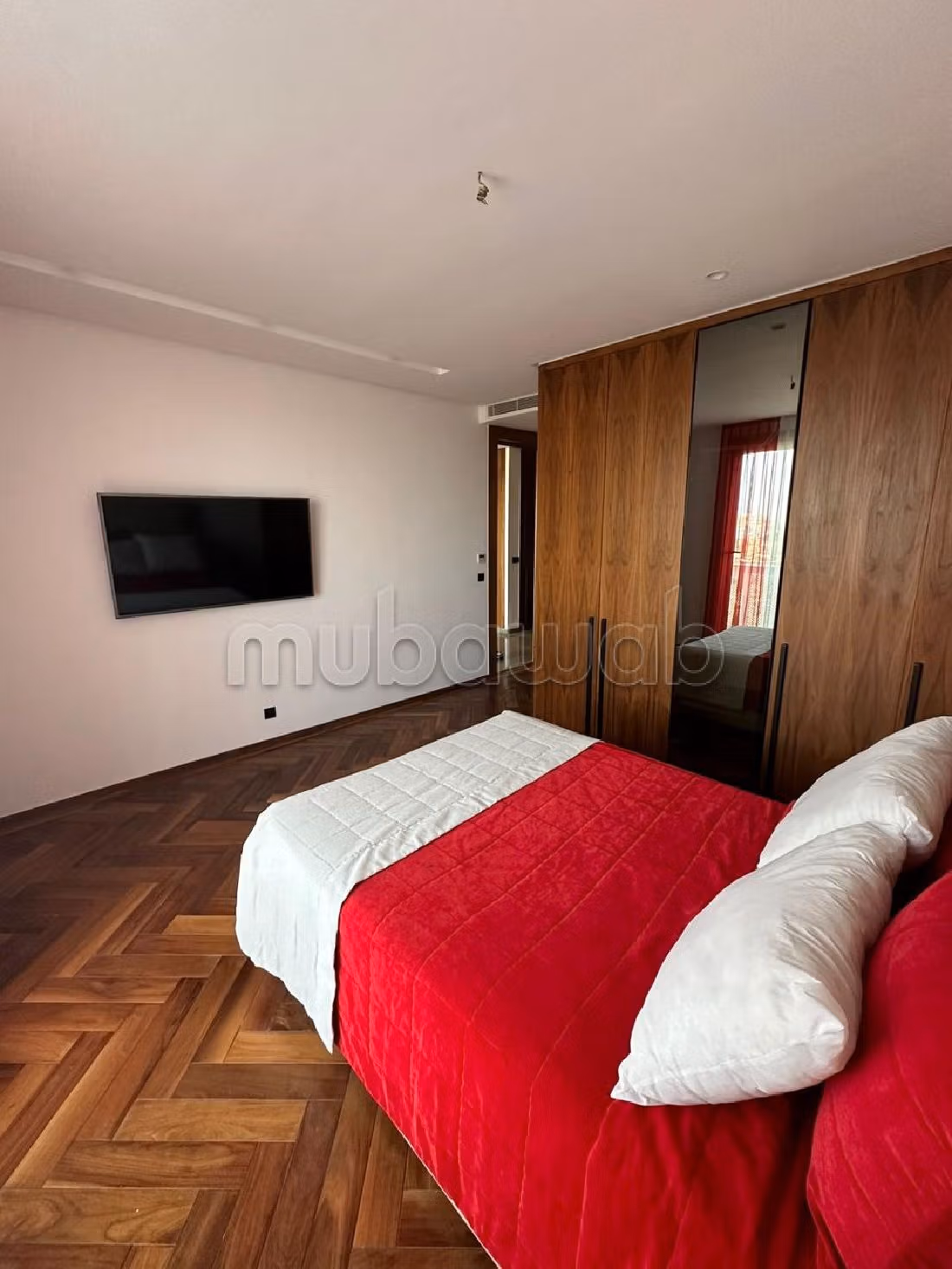 Very nice apartment for rent in Casablanca Finance City. 1 room. Ample storage space. 