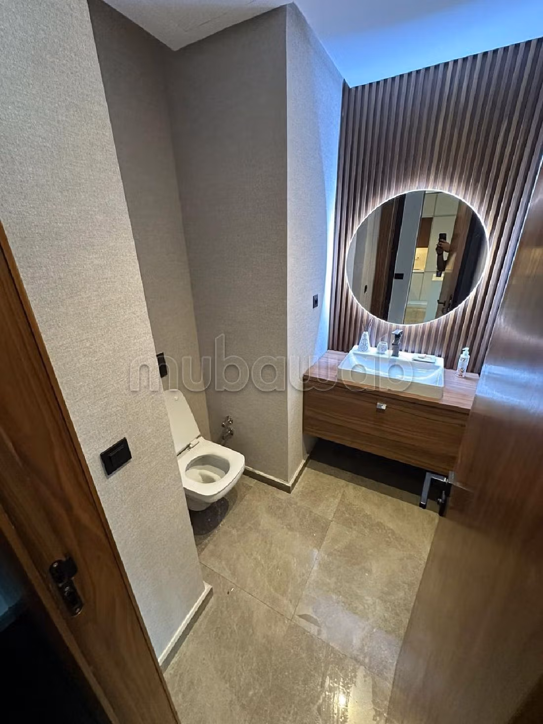 Very nice apartment for rent in Casablanca Finance City. 1 room. Ample storage space. 