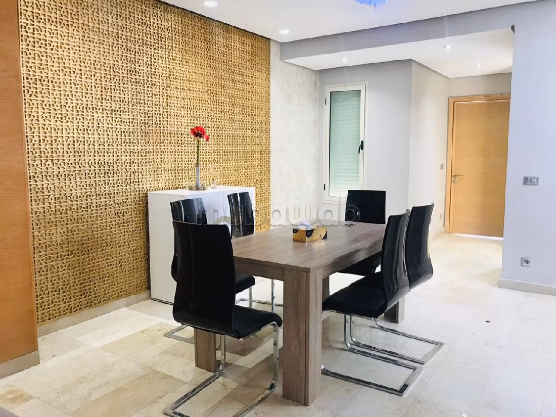 Affitto di uno splendido appartamento a Ville Verte. 3 camere. Grande piscina. 