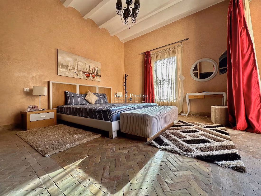 منزل ممتاز للبيع بأملكيس. 4 غرف جميلة. مكيف