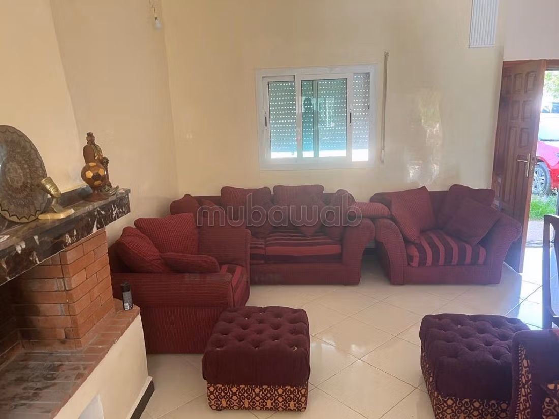 Bellissima casa in vendita. 3 belle camere da letto. Ammobiliato