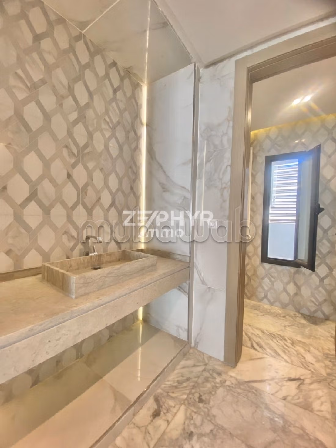 Beautiful apartment for sale in Les Berges Du Lac 2. Total area 312 m². Large terrace. 
