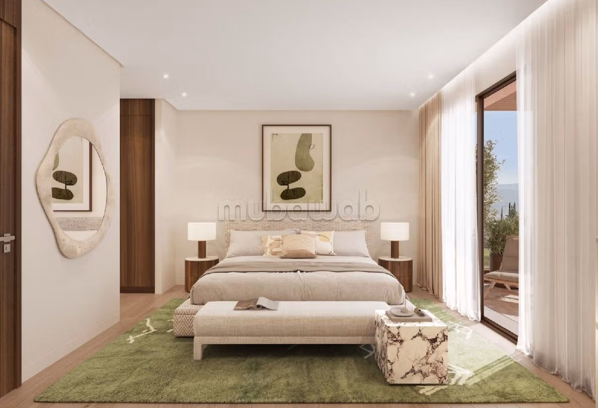 فيلا فاخرة للبيع بطريق ورزازات. 5 قطع. إقامة آمنة ومجهزة بنظام استقطاب قنوات الأقمار الصناعية. 