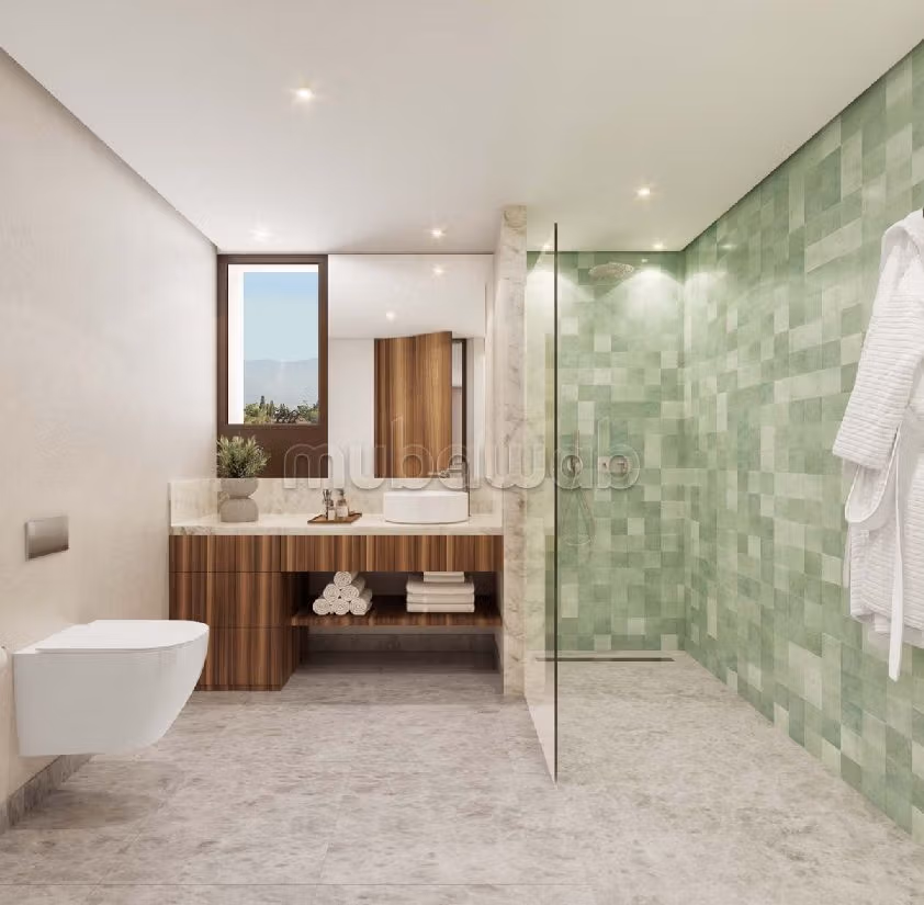 فيلا فاخرة للبيع بطريق ورزازات. 5 قطع. إقامة آمنة ومجهزة بنظام استقطاب قنوات الأقمار الصناعية. 