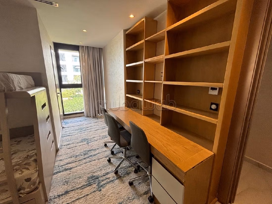 Appartamento in affitto a Souissi. 4 ampi locali. arredato. 