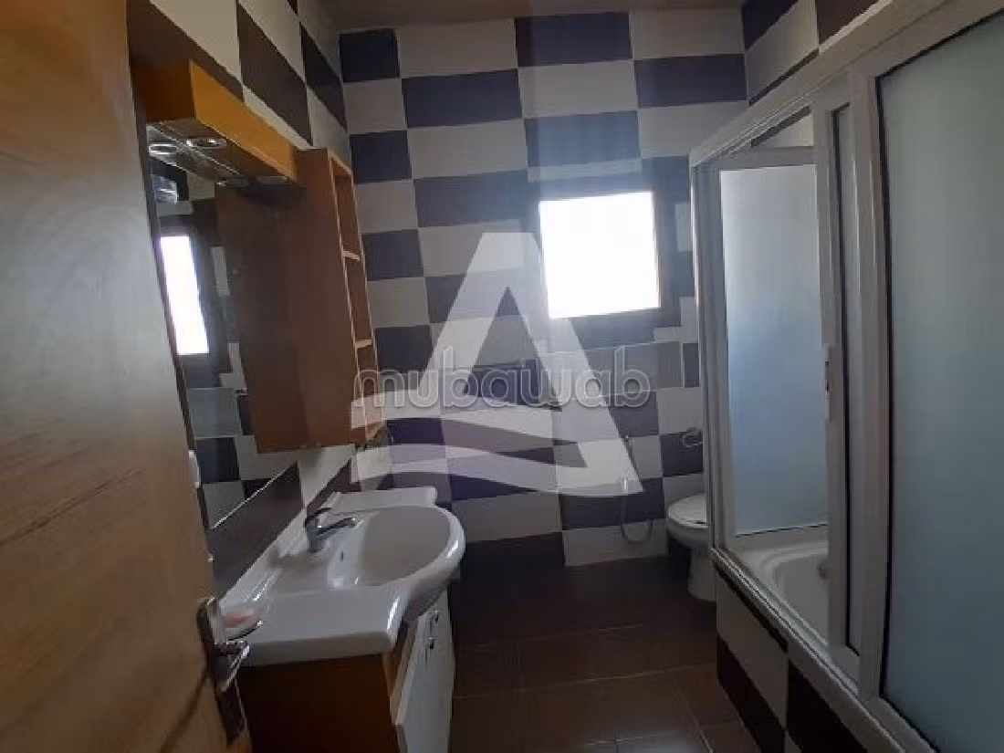 Affitto di uno splendido appartamento a Les Jardins de Carthage. Superficie di 500 m². Cucina equipaggiata. 