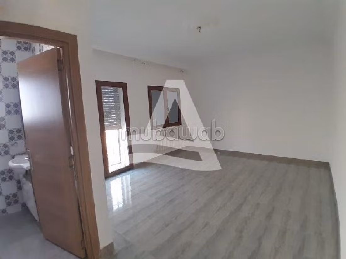Affitto di uno splendido appartamento a Les Jardins de Carthage. Superficie di 500 m². Cucina equipaggiata. 