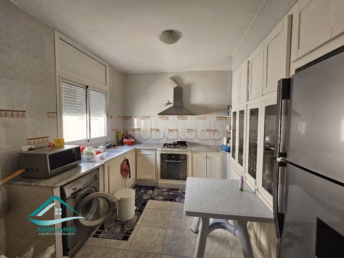 House to buy. 2 large rooms. 