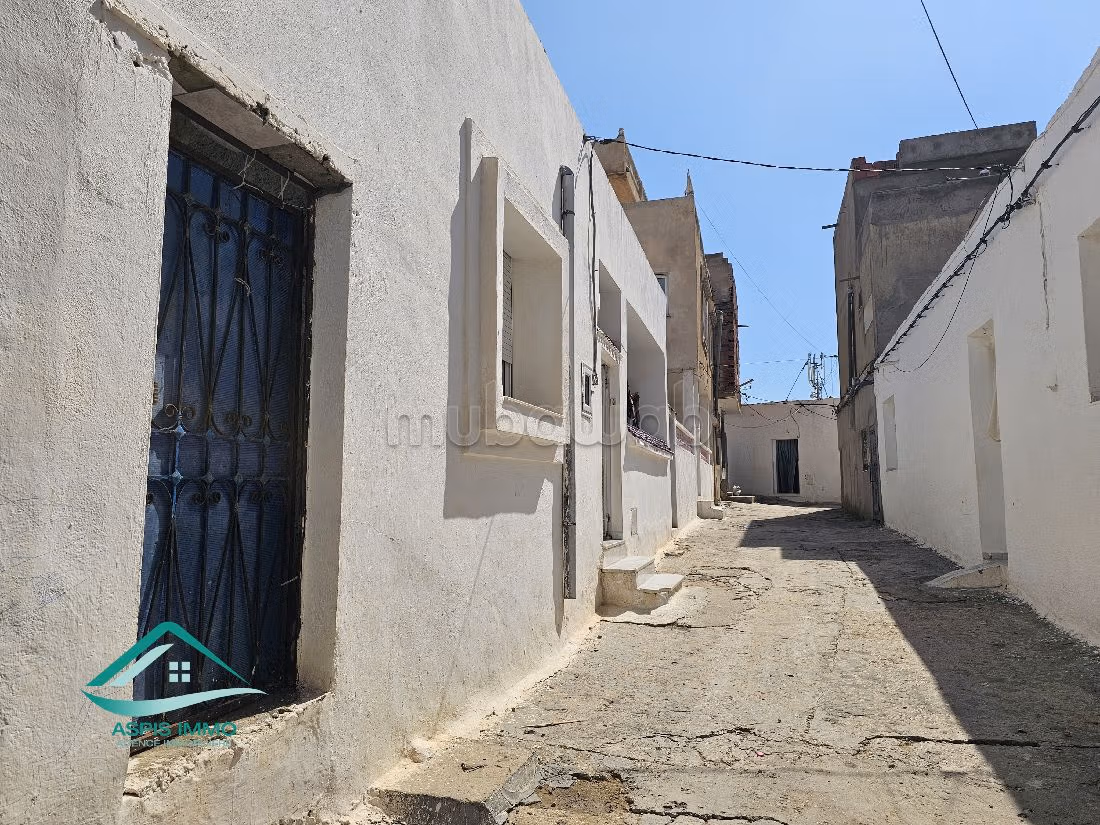 House to buy. 2 large rooms. 