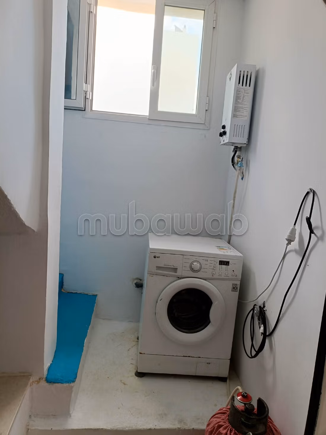 Une maison indépendante triplex meublée