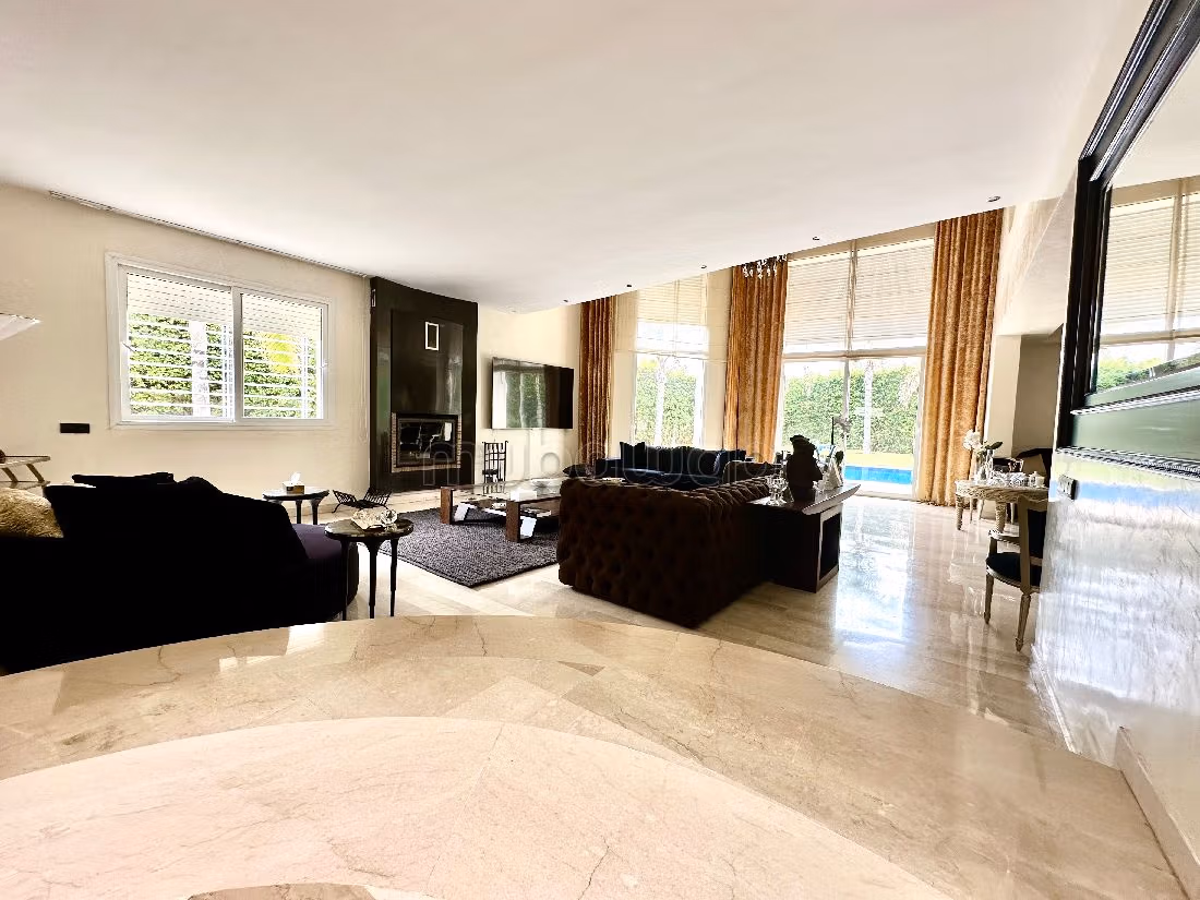 منزل رائع للكراء بعين الذياب. 6 قطع مريحة. مفروشة