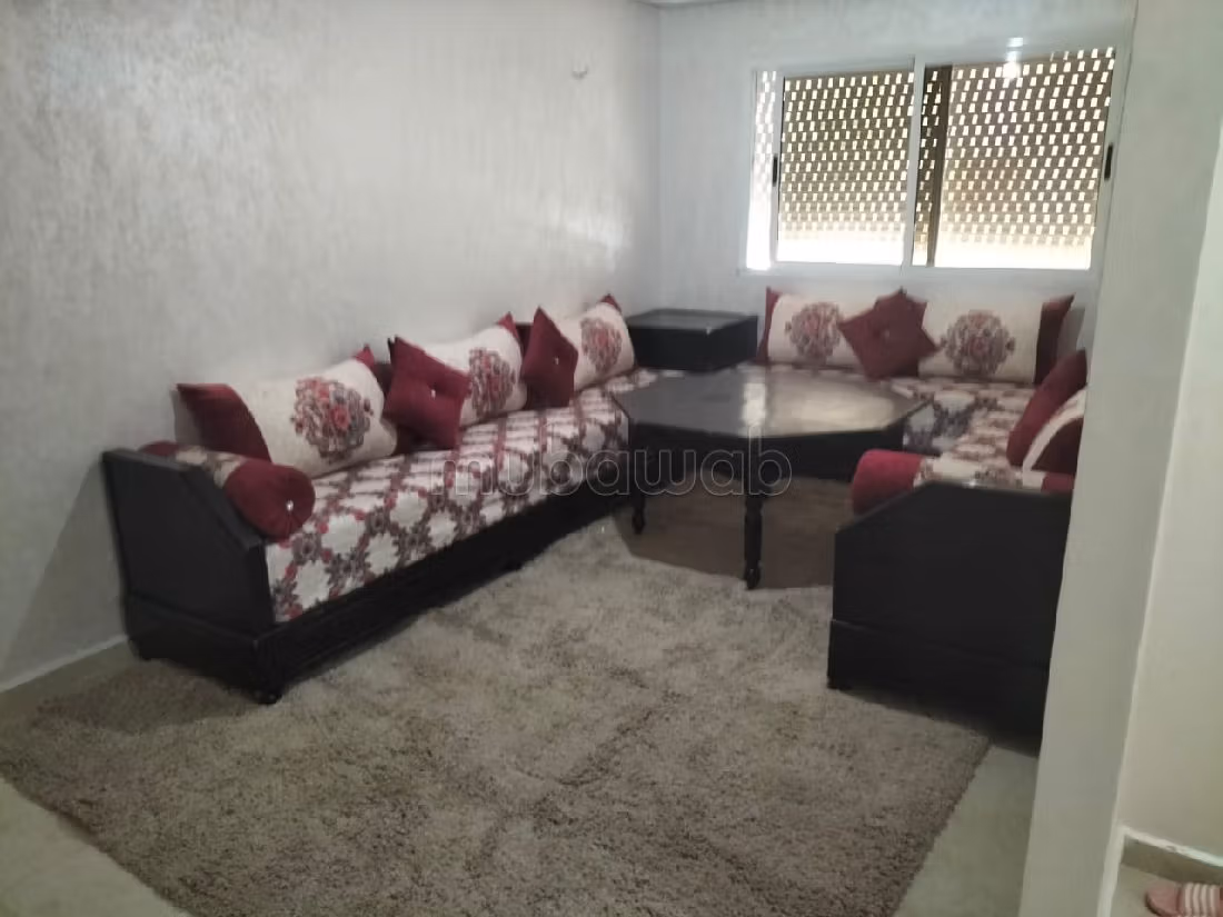 Bel appartement en location à La Ville Haute. 2 chambres agréables. Meublé