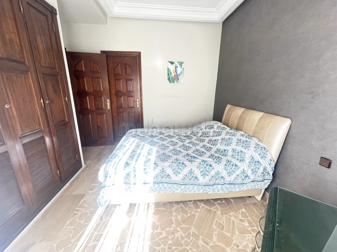 A Louer: bel Appartement 2 chambres et 2 sdb meublé avec 2 places de garage — 2