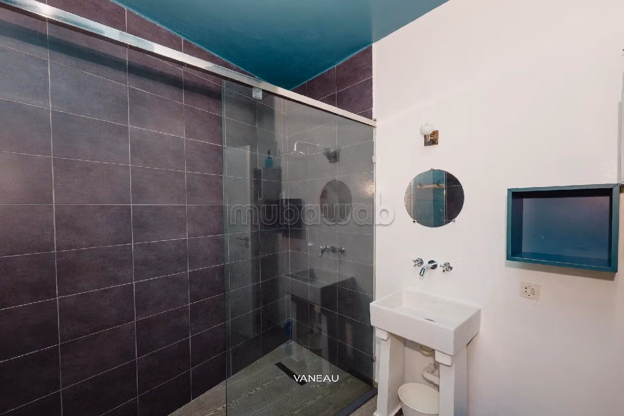 House for sale. 7 comfortable rooms. Garden and terrace. 