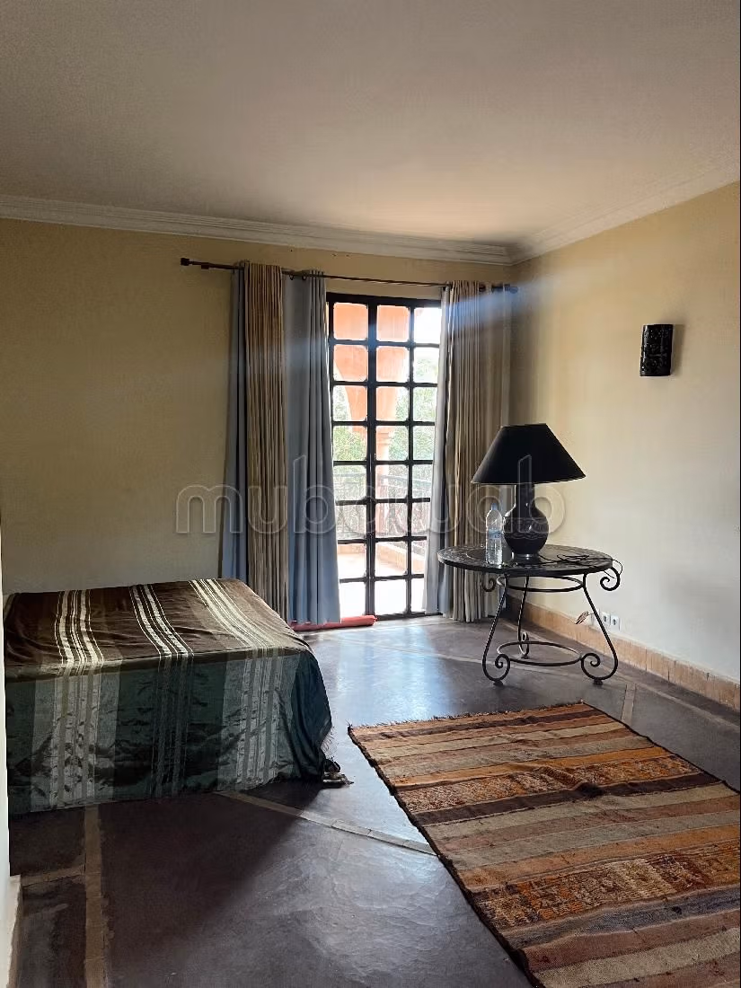 Casa de lujo en venta en Route de Fez. 4 hermosas habitaciones. Amueblado.