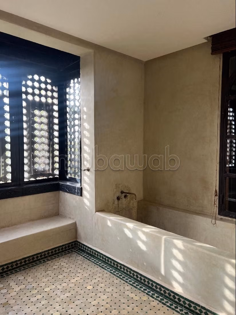 Casa de lujo en venta en Route de Fez. 4 hermosas habitaciones. Amueblado.