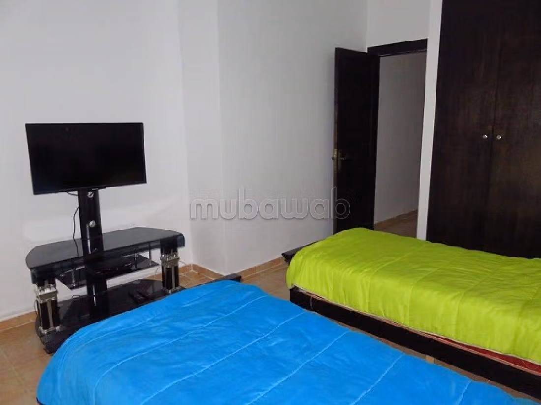 شقة رائعة للبيع بالسعيدية. 2 غرف ممتازة. مفروشة.