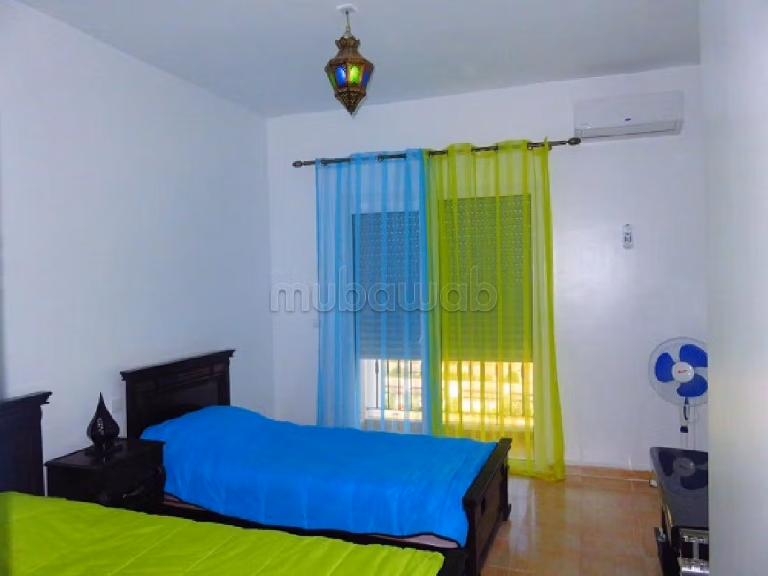 شقة رائعة للبيع بالسعيدية. 2 غرف ممتازة. مفروشة.