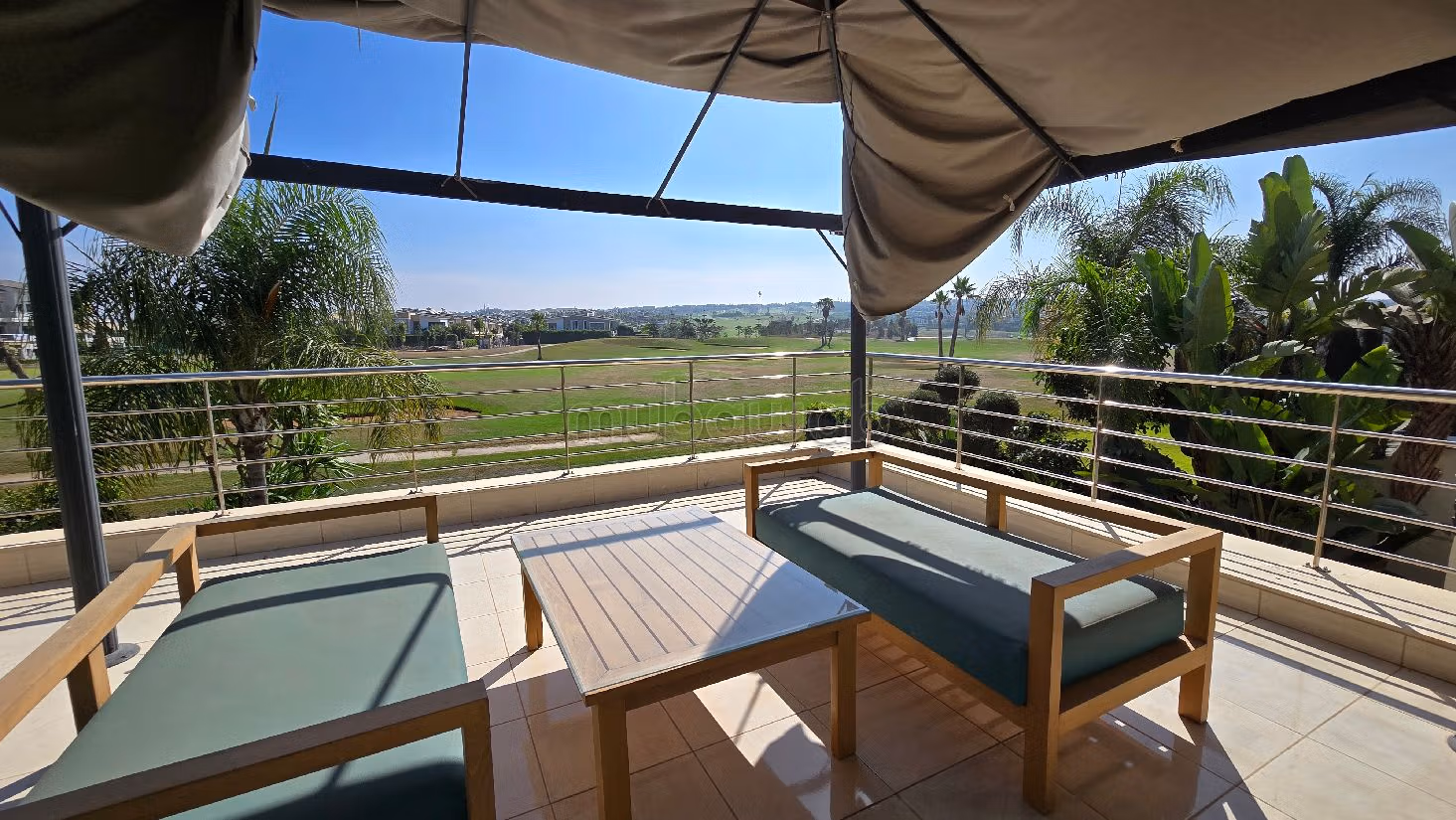 منزل فخم للبيع ب المدينة الخضراء. المساحة 667 م². صالون مغربي تقليدي ، إقامة آمنة. 