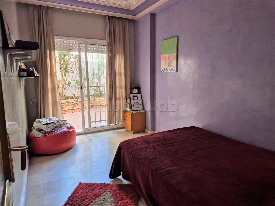 Bonito piso en alquiler en Racine. 3 dormitorios. está amueblado con buen gusto. 