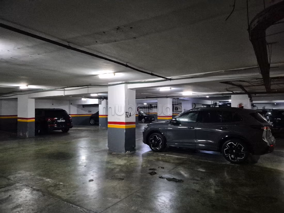 Bonito piso en alquiler en Racine. 3 dormitorios. está amueblado con buen gusto. 