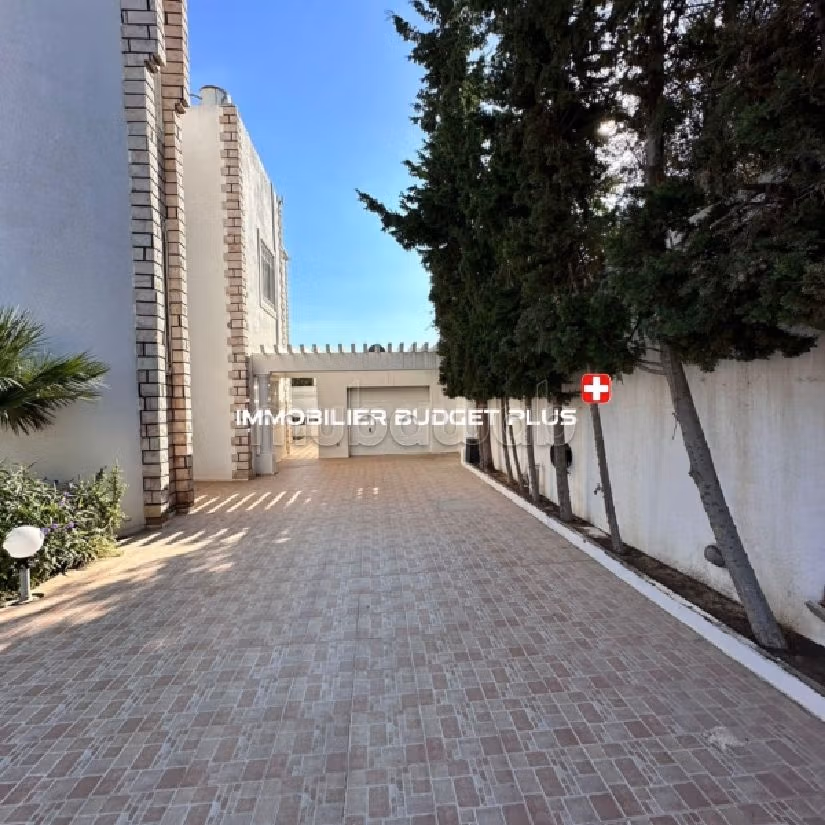 Superbe Villa meublée à vendre à Kélibia