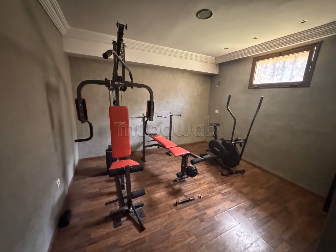 Suntuosa villa en venta en Amelkis. 6 bonitas habitaciones. Salón con chimenea, sistema de aire condicionado general. 