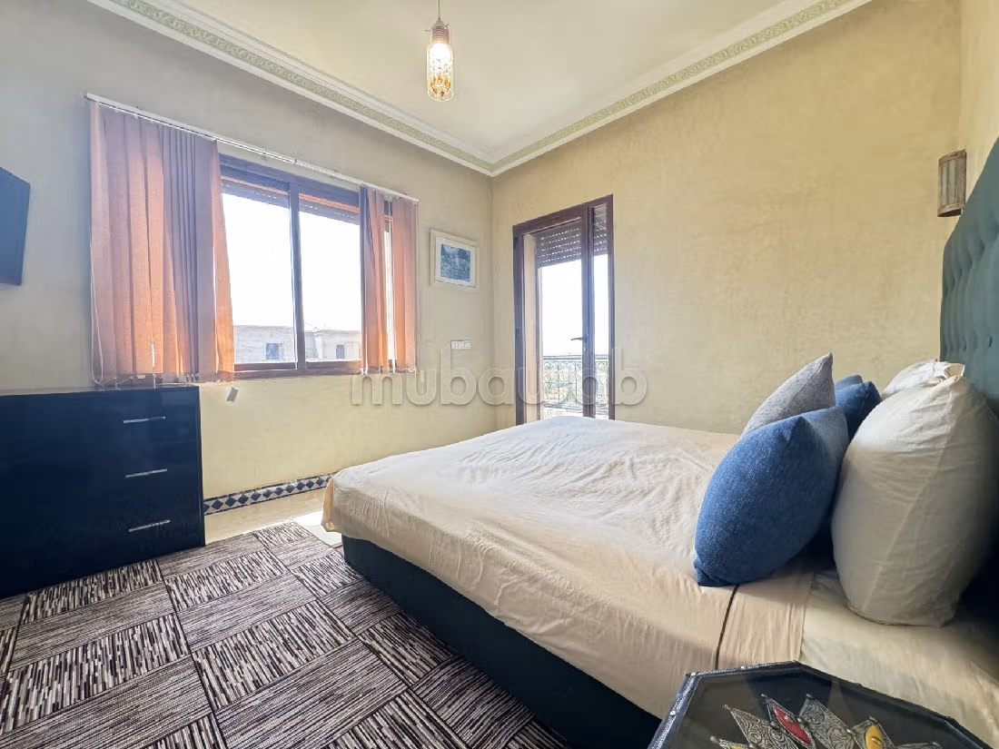 Suntuosa villa en venta en Amelkis. 6 bonitas habitaciones. Salón con chimenea, sistema de aire condicionado general. 