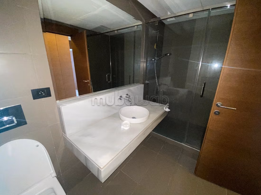 Apartment for rent in Souissi. 4 comfortable rooms. Reinforced door and satellite dish. 