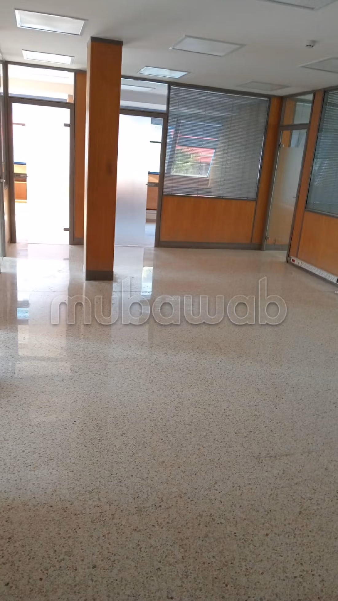 Ufficio da affittare a Sidi Maarouf. Superficie totale 300 m². Condizionatore e servizio di conciergerie