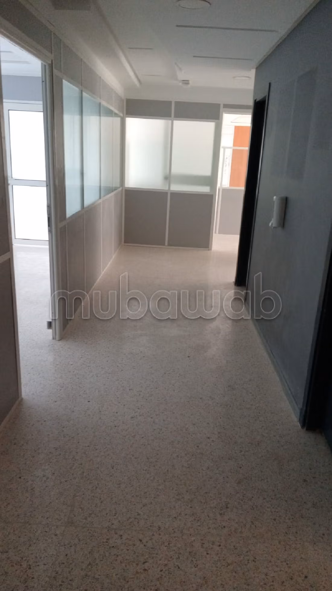 Offices for rent in Sidi Maarouf. Total area 300 m². Caretaker service available, General air conditioning