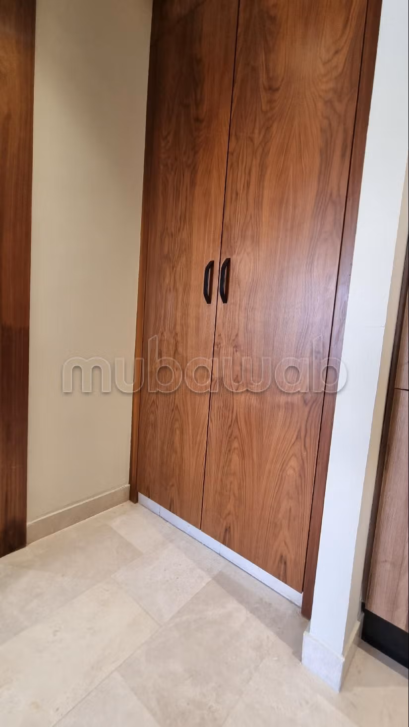 Appartementen om te huren in Californie. 1 Ruimte. Gemeubileerd.