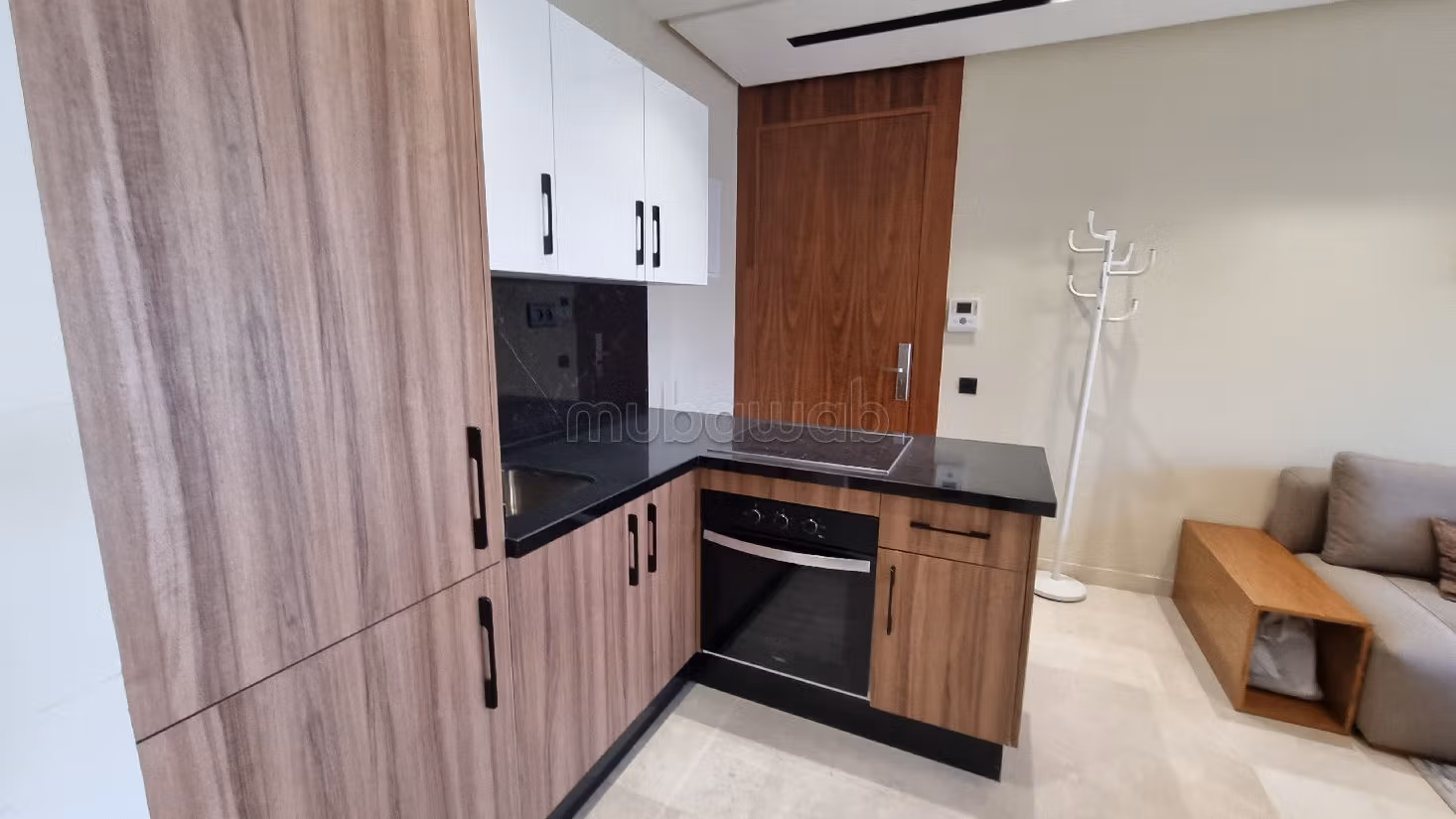 Appartementen om te huren in Californie. 1 Ruimte. Gemeubileerd.
