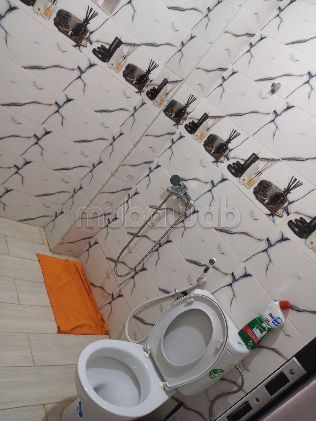 Huurhuizen in Boustane. Totale oppervlakte 100 m². Volledig gemeubileerd