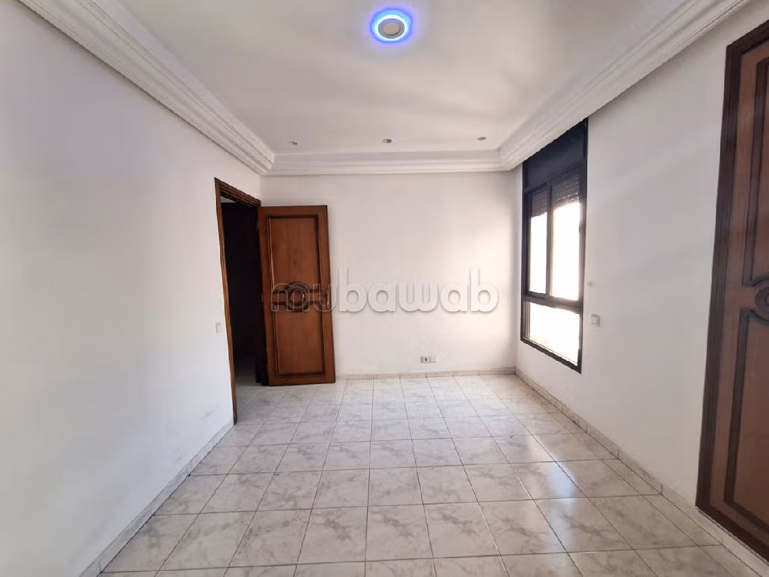 Koopappartementen in Maârif Extension. 6 Ruimtes. Lift en garage