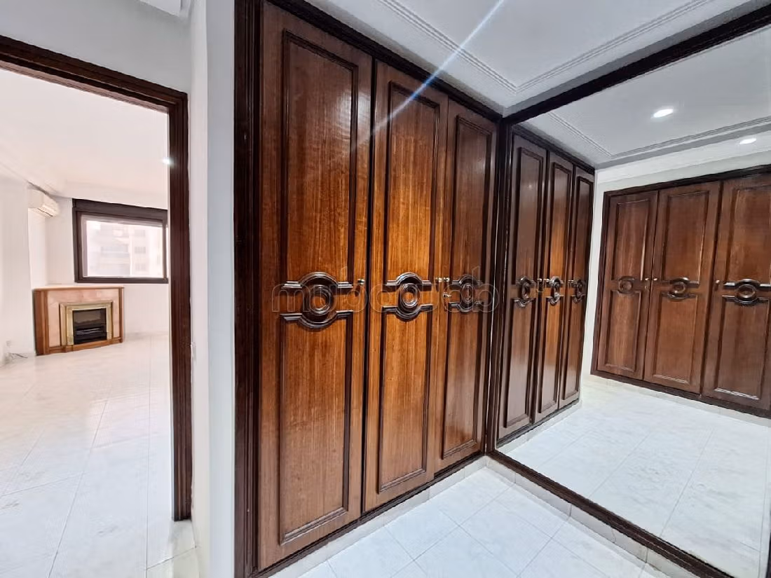 Koopappartementen in Maârif Extension. 6 Ruimtes. Lift en garage