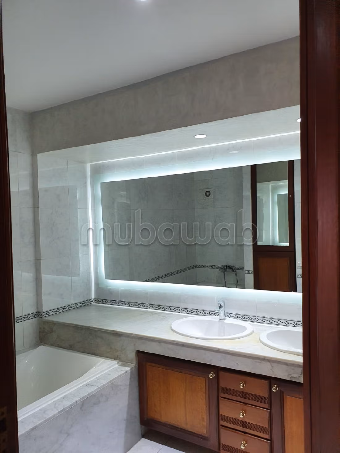 Koopappartementen in Maârif Extension. 6 Ruimtes. Lift en garage