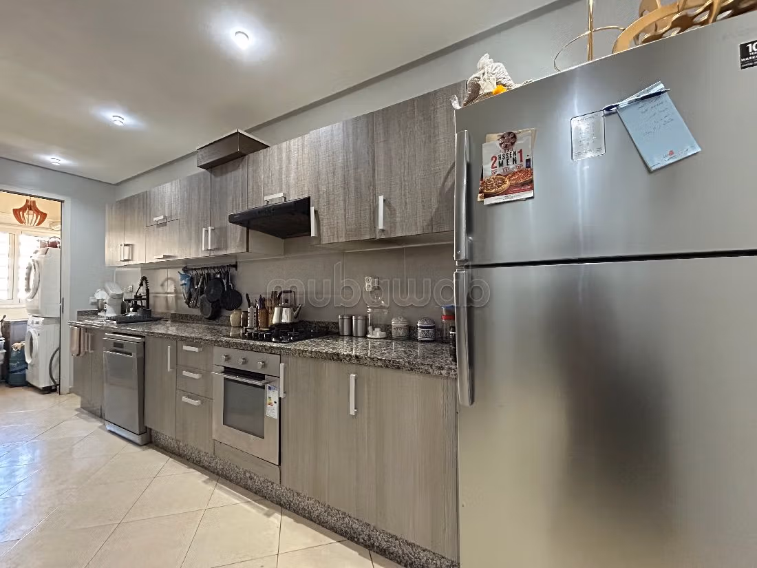 Fabulous apartment for sale. Large area 100 m². Garden and garage