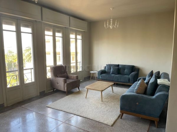 Apartment for rent in Hassan - Centre Ville. Dimension 121 m². Lift and parking spaces. 