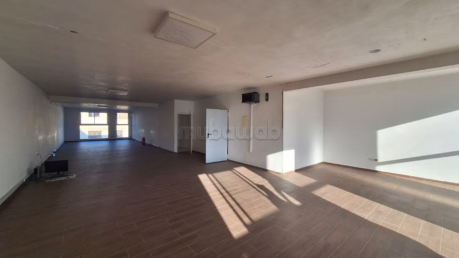 Ufficio in affitto a Sidi Maarouf. Superficie 160 m². 