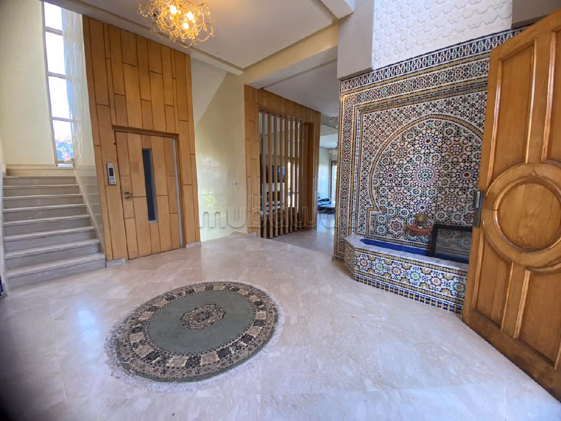 Piso en venta en Riad Al Atlas. Superficie de 602 m². Bien decorado. 
