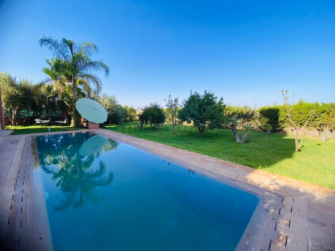 Piso en venta en Riad Al Atlas. Superficie de 602 m². Bien decorado. 