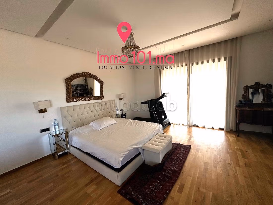 Casa de lujo en venta. 7 habitaciones confortables. Chimenea, piscina